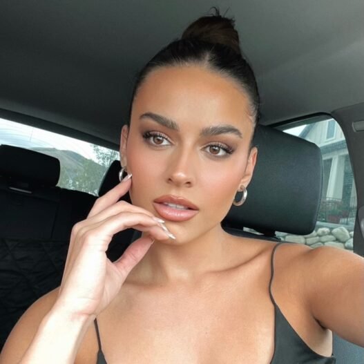 Danielle Estrada glimsera