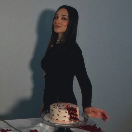 Noor Alhajjaj glimsera