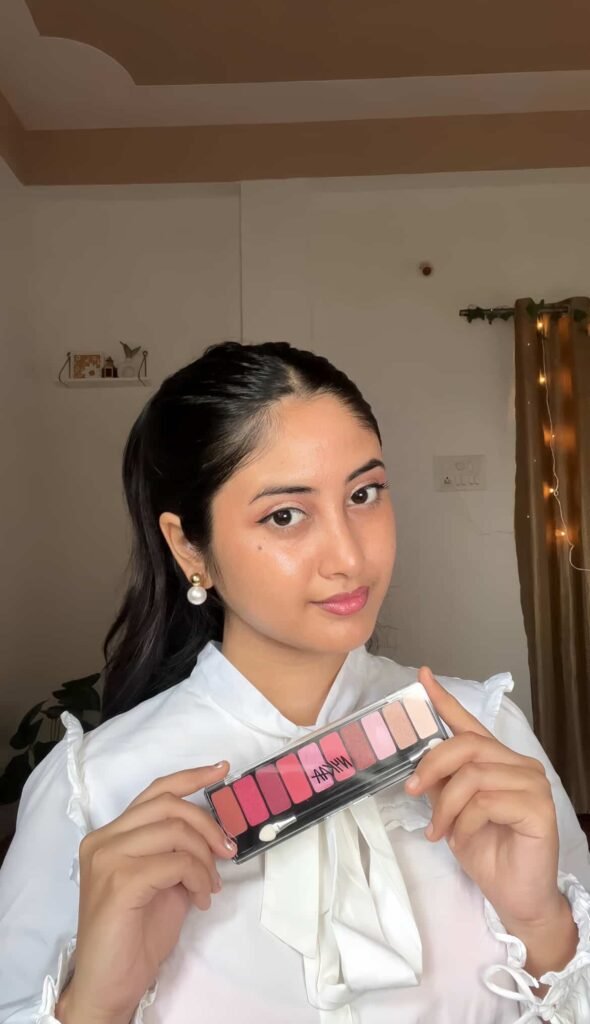 Nykaa Eyes On Me! 10-in-1 Eyeshadow Palette – Daydreaming